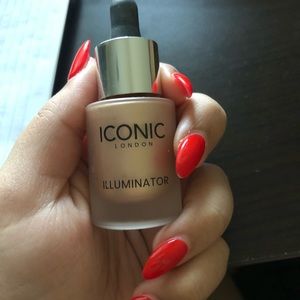 Iconic London liquid illuminator highlighter